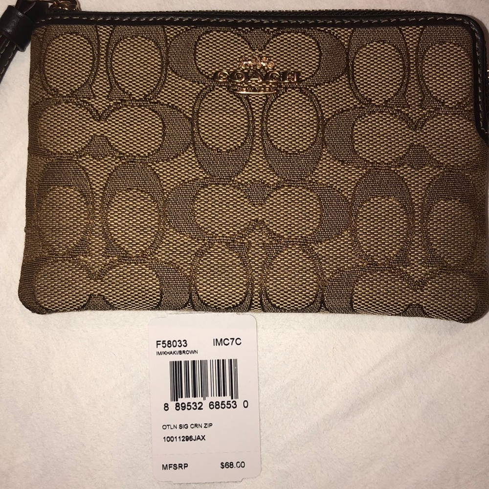 Coach wristlet. Authentic. - Picture 4 of 5